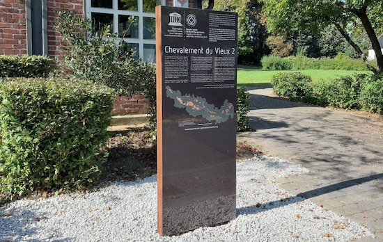 Totem sur mesure pour patrimoine de l’Unesco